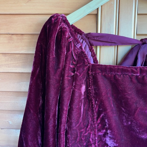 🔥Free People Velvet Open back top - Picture 8 of 11